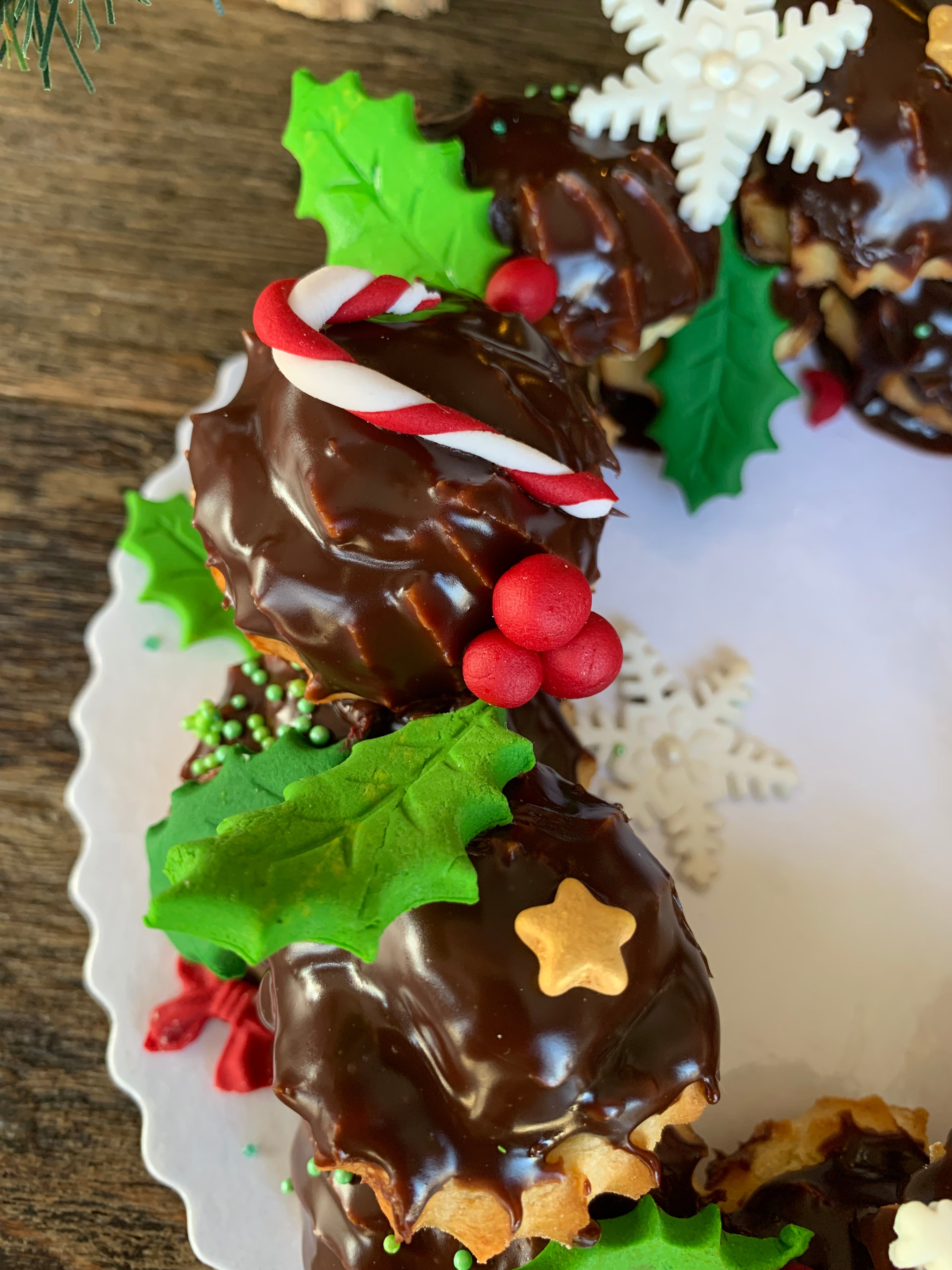 PROFITEROLES WREATH